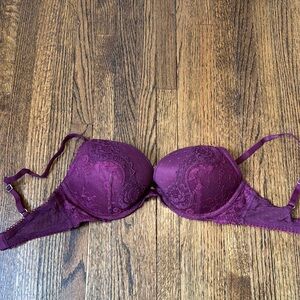 Victoria Secret Elegant Lace Underwire Bra in Rich Burgundy